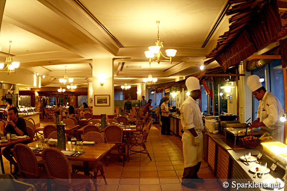 Asian Market Café at Fairmont Singapore Hotel