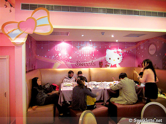 Hello Kitty Sweets Cafe in Taipei, Taiwan