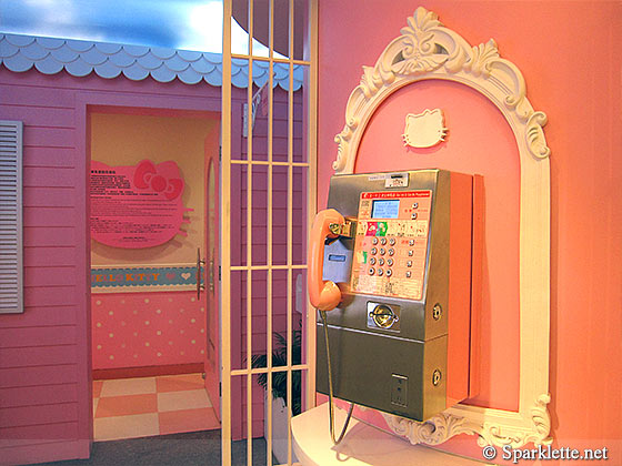 Hello Kitty phone booth at Taiwan Taoyuan International Airport