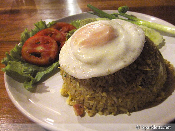 Fried rice on the Chiang Mai dinner cruise at The Riverside Bar & Restaurant, Thailand