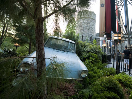 Universal Studios Orlando: Harry Potter theme park - Flying Ford Anglia