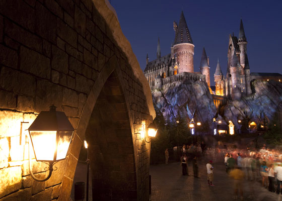 Universal Studios Orlando: Harry Potter theme park - Hogwarts castle