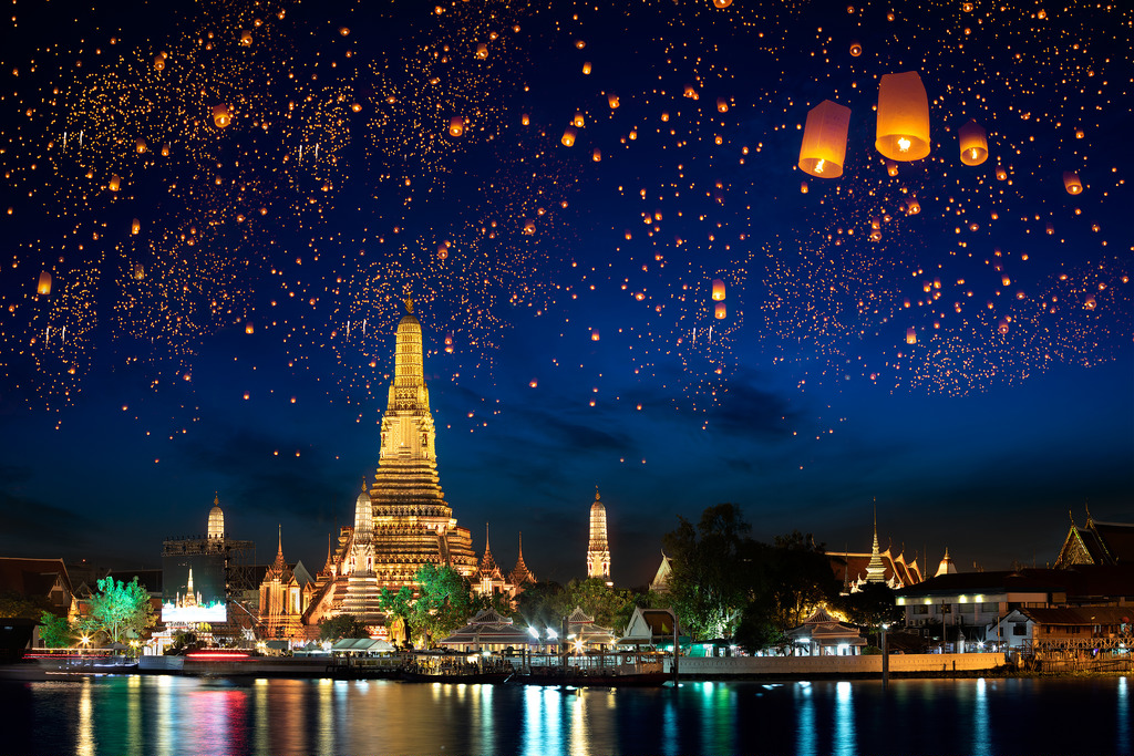 Wat Arun with Krathong Lanterns, Bangkok, Thailand